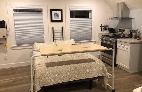 Dimond Apartment | New Remodeled Studio in Oakland's Dimond District