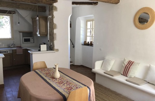 Forcalquier House | New! Renovated cottage in old mill with swimming pool