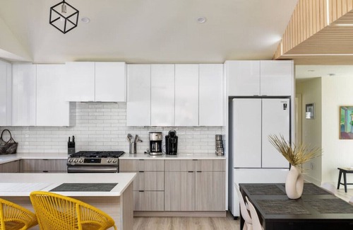 Wilmore House | New Renovated Historic Home: Distinctive Design w/Gourmet Kitchen
