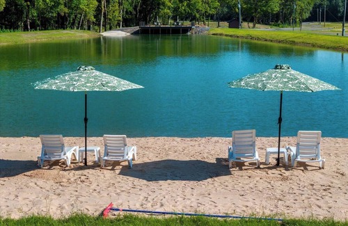 Golden Cabin | New, River Front Beach Family Gemstone