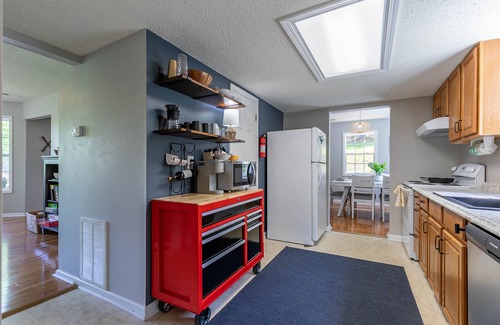 West Jefferson Cabin | New River Overlook! 10 mins to West Jefferson, 1 mile to New River State Park