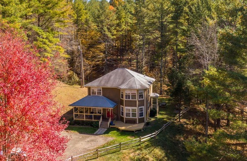 West Jefferson Cabin | New River Overlook! 10 mins to West Jefferson, 1 mile to New River State Park