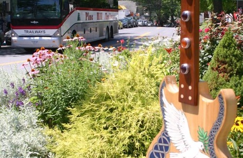 Woodstock Apartment | NEW! Rock City Writer's Studio: Bucolic Setting, Nordic Sauna, Walk to Town!