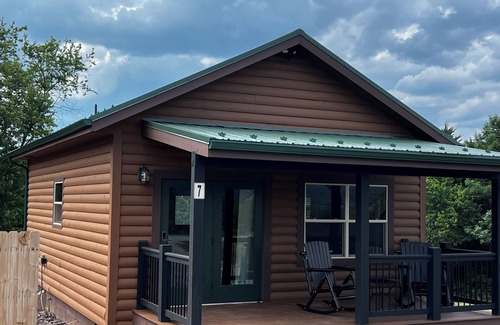 Stanley Cabin | New Romantic LURAY Couples Log Cabin #3 Hot Tub Stone Fireplace Mountain Viewn