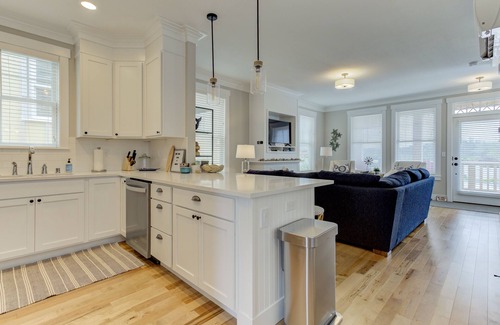 Seabrook House | *New* Seabrook's Tide & Seak: Close to Outdoor Pool!