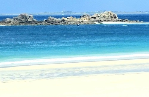 Cleder House | New single-storey house near a beautiful white sandy beach