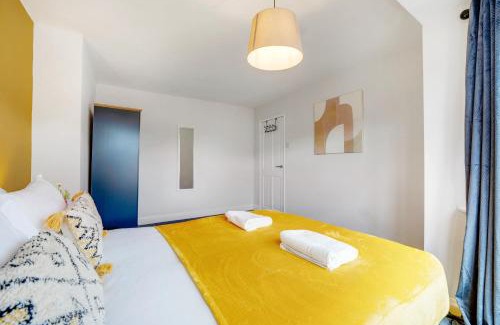 Stockton-on-Tees House | New! Sleeps 6 in Norton FREE Wifi