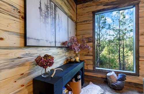 Pickens Cabin | *NEW* Slide N Seek Retreat! Putt-Putt! TreeHouse!