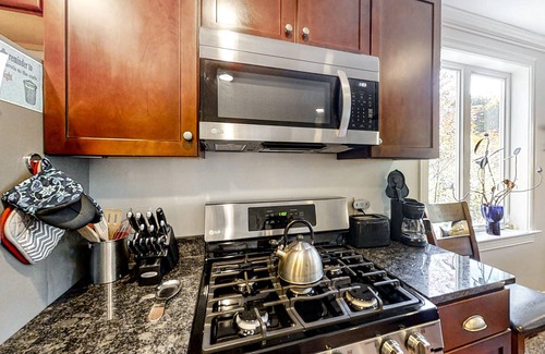 Pond Cove House | New South Portland Cottage, 10 Minutes to Downtown, Great for Entertaining