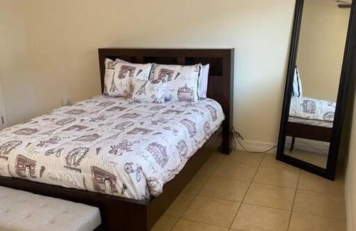 Spring Branch Central House | New Spacious 3BR 20Min DRIVE DWNTOWN!