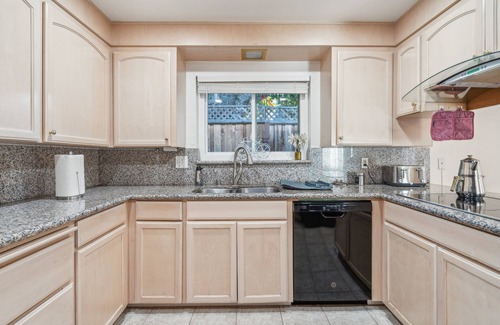 Mountain View House | NEW! Spacious Mountain View Duplex in Prime Location ~ RA498827