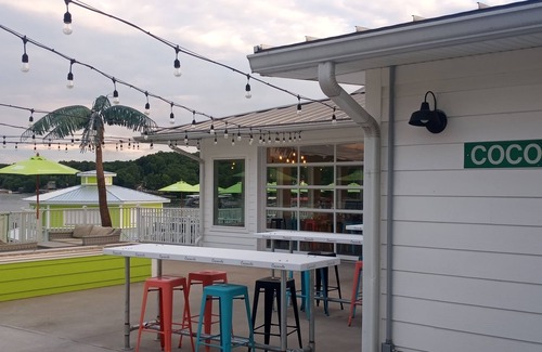 Gravois Mills House | New spacious RV that sits just steps away from the Beautiful Lake of the Ozarks