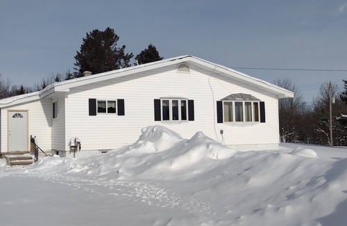 Shingleton House | NEW!-Starlight Retreat, Close to Trails