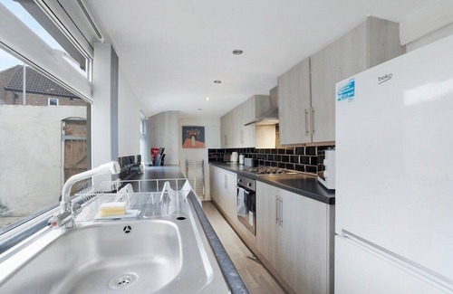 Darlington House | New! Stylish 4BR in St John's