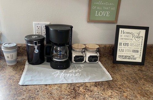 Racine House | New Sunrise! Pro Cleaned, Self Check in - Sleeps 6