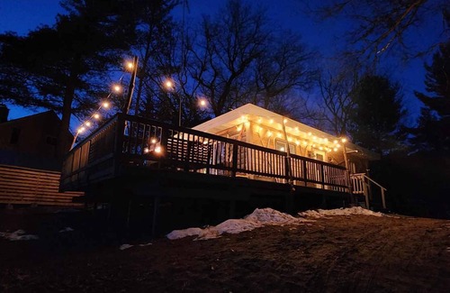 Plainfield Cabin | NEW (SUPERHOST) OWNER SPECIAL! Amazing Sunsets, come relax and make memories!