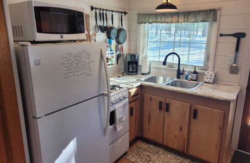 Higgins Lake Cabin | New! The Higgins Lake Hideaway - Super Cute and Great Location Only 3 Blocks from Higgins Lake!