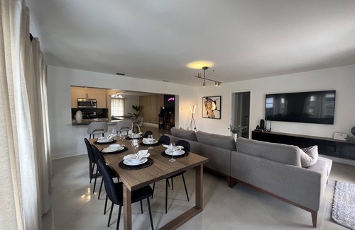Horse Country House | New! The Moon House with Pool, Arcade & Basketball