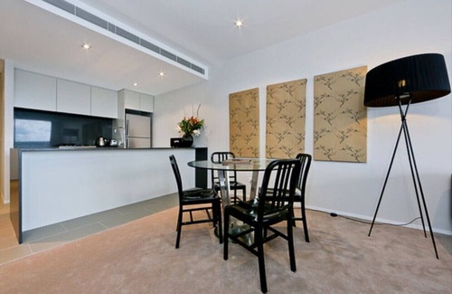 Kingston Apartment | New to VRBO: Lake views Apt on Kingston Foreshore