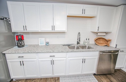 Cedar Lane House | NEW to VRBO! Minutes to the beach! Family-sized Home w/creek views & fishing!