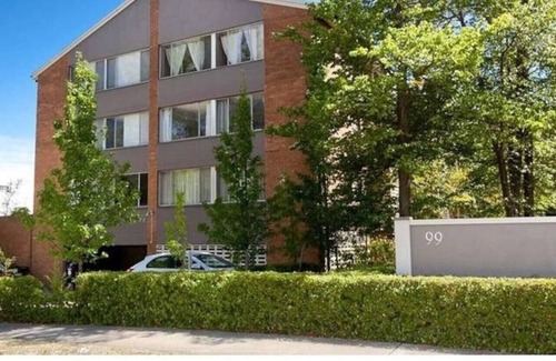 Griffith Apartment | New to VRBO: Quiet 2BR Apartment with Garden views in Griffith