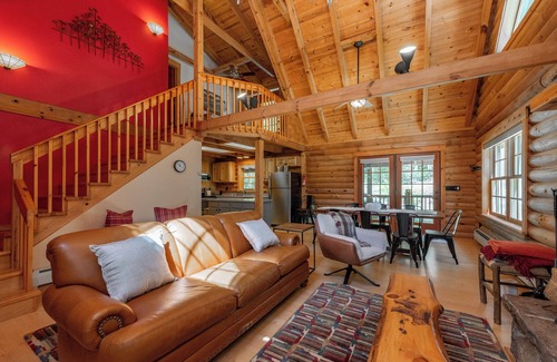 North Glade Hills House | New! Tranquil Timber: Lake Access: Hot Tub, Fireplace, Fire Pit!