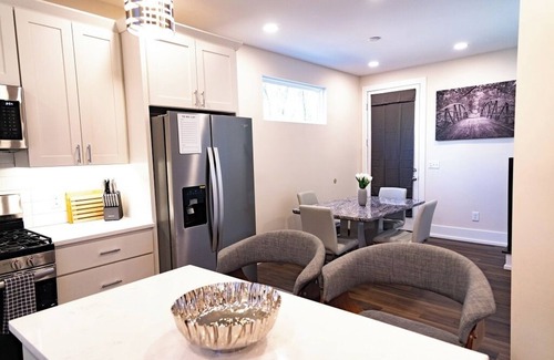 Hayes House | New Turf:Rooftop& Patio min's from Downtown, Duke, NCCU, Hospital,Durham Bulls