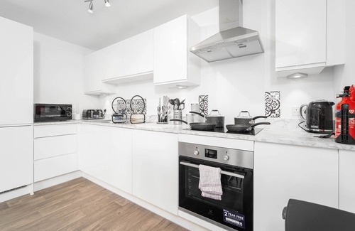 Bordesley Apartment | NEW Unique 4 Bed | Families + Contractors | 靠近唐人街