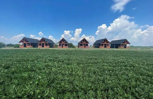Harrodsburg Villa | New Villa On the Bourbon Trail with HOT TUB-3
