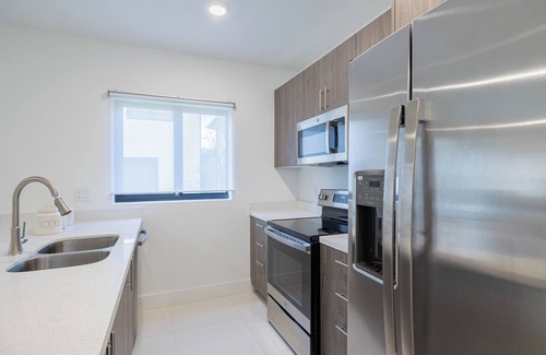 Florida City Villa | New Villa Serenity - 5 BR home for big groups - Near Florida Keys