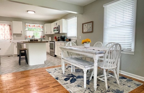 Rome House | New w/King Bed, Walk to Park, Near Downtown Rome