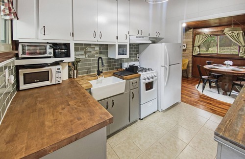 Rockbridge Cabin | —NEW—Woodsy Cottage. Easy access from Rt33 in the Hocking Hills Region