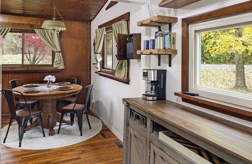 Rockbridge Cabin | —NEW—Woodsy Cottage. Easy access from Rt33 in the Hocking Hills Region