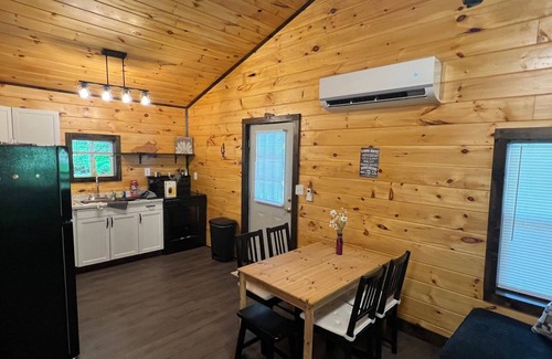 Campton Cabin | New! Yogi's Get Away in Red River Gorge- Big Yard.