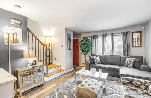 Vauxhall House | Newark Home with Deck and Fire Pit, 16 Mi to NYC!