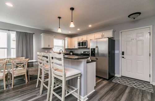 Cedar Rapids House | Newbo Oasis Retreat 🏡 Welcome to the Exquisite 3 Bed, 2.5 🛁 Remodeled Home ✨