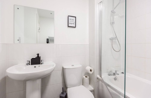 Liverpool House | Newbuild 4bed - City Centre - Free secure parking!