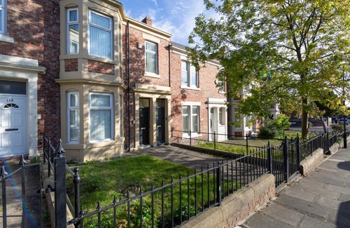 Newcastle-upon-Tyne Apartment | Newcastle City Apartment free parking and wifi