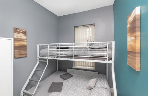 Newcastle-upon-Tyne Apartment | Newcastle City Apartment free parking and wifi
