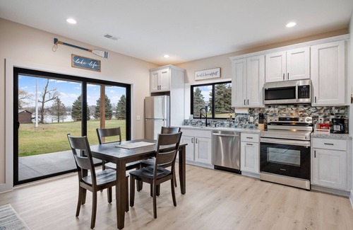 Smyrna Cottage | Newer Cottage on all sports lake, pontoon boat available