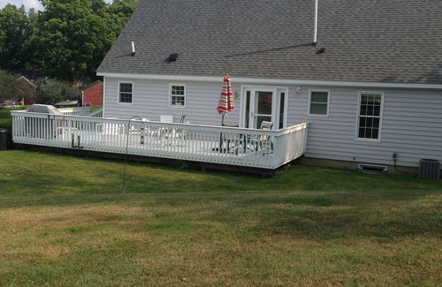 Oneonta House | Newer Country Home In Scenic Setting Close to Dreams Park and All Star Village.