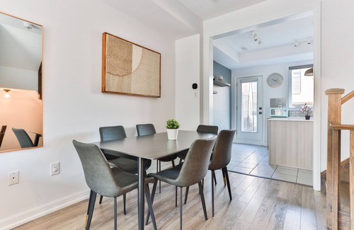 Downsview House | Newly 03 bedroom townhouse in Toronto