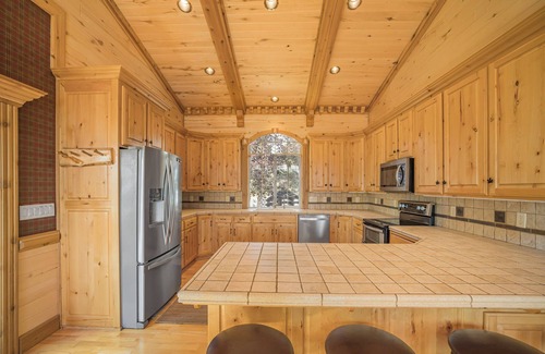 Island Park Cabin | Newly added! Ultimate Waterfront Escape – Hot Tub, Sauna & Private Dock