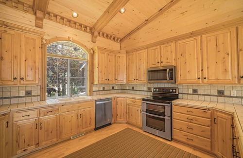 Island Park Cabin | Newly added! Ultimate Waterfront Escape – Hot Tub, Sauna & Private Dock