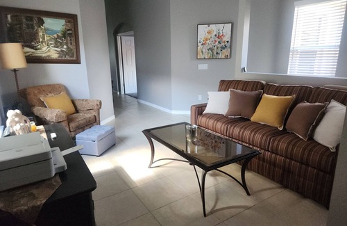 Grandezza Condo | Newly available condo in much desired Grandezza community
