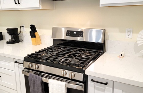 Beverly Hills House | Newly built 2 bedroom ADU near Beverlywood. 5 minutes to Rodeo Drive!