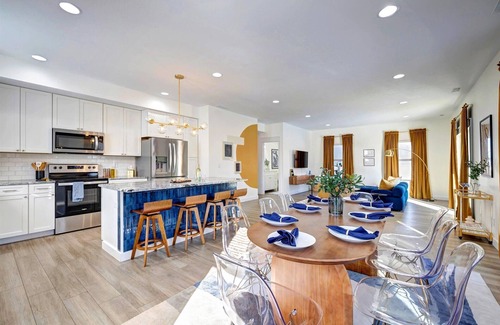 Bloomington House | Newly Built Bloomington Oasis: 4bd/2.5br & Backyard, 10mins to IUB & Downtown
