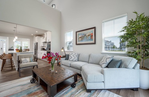 Long Neck House | Newly built end unit townhouse with Pond views in The Peninsula!