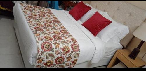 Paharganj Hotel | Newly Built Hotel Ambience Just Near New Delhi Railway Station Paharganj & Connaught Place