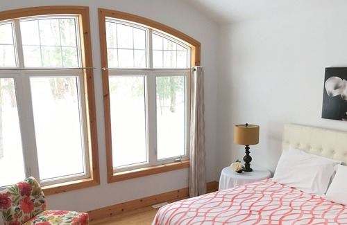 Grand Bend House | Newly built- Minutes from Beach and Pinery- Access to Outdoor Pool and Pinery